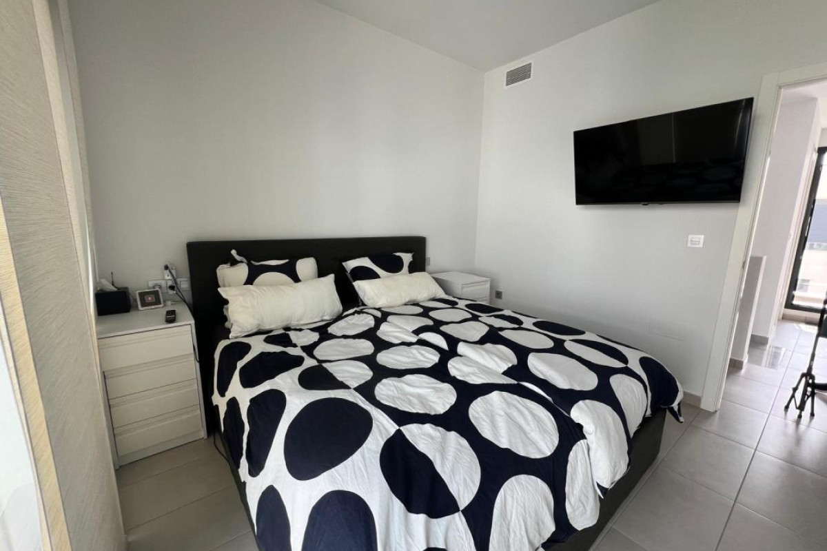Resale - Villa - Orihuela