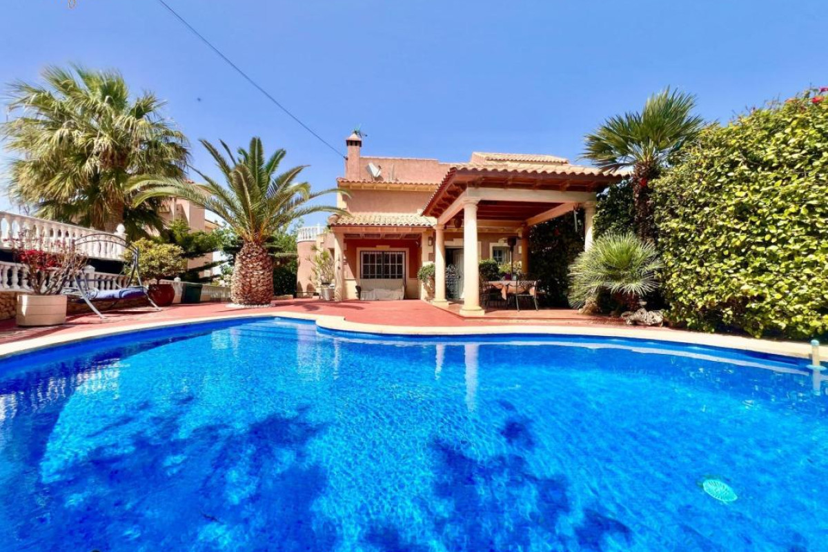Resale - Villa - Torrevieja - torrevieja