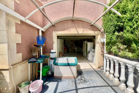 Resale - Villa - Torrevieja - torrevieja