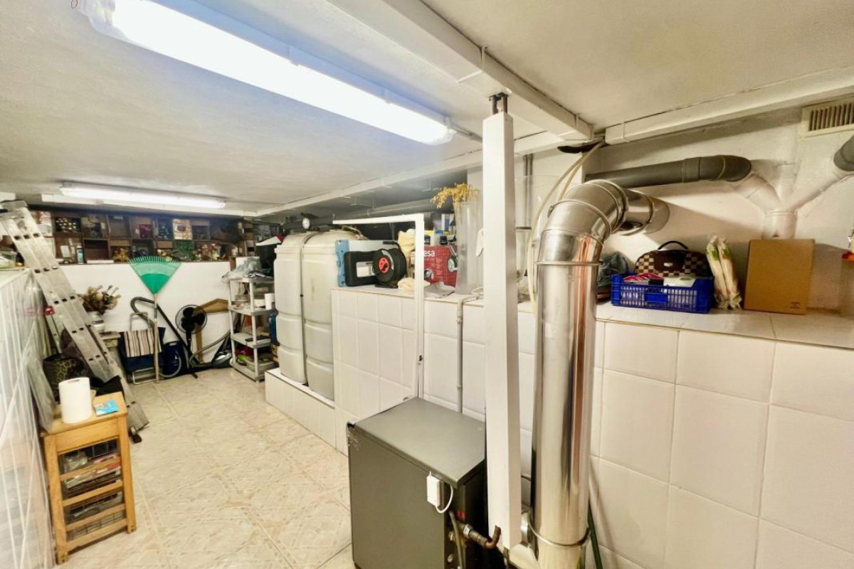 Resale - Villa - Torrevieja - torrevieja