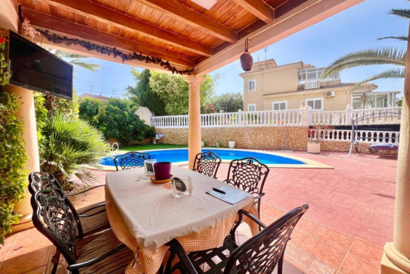 Resale - Villa - Torrevieja - torrevieja