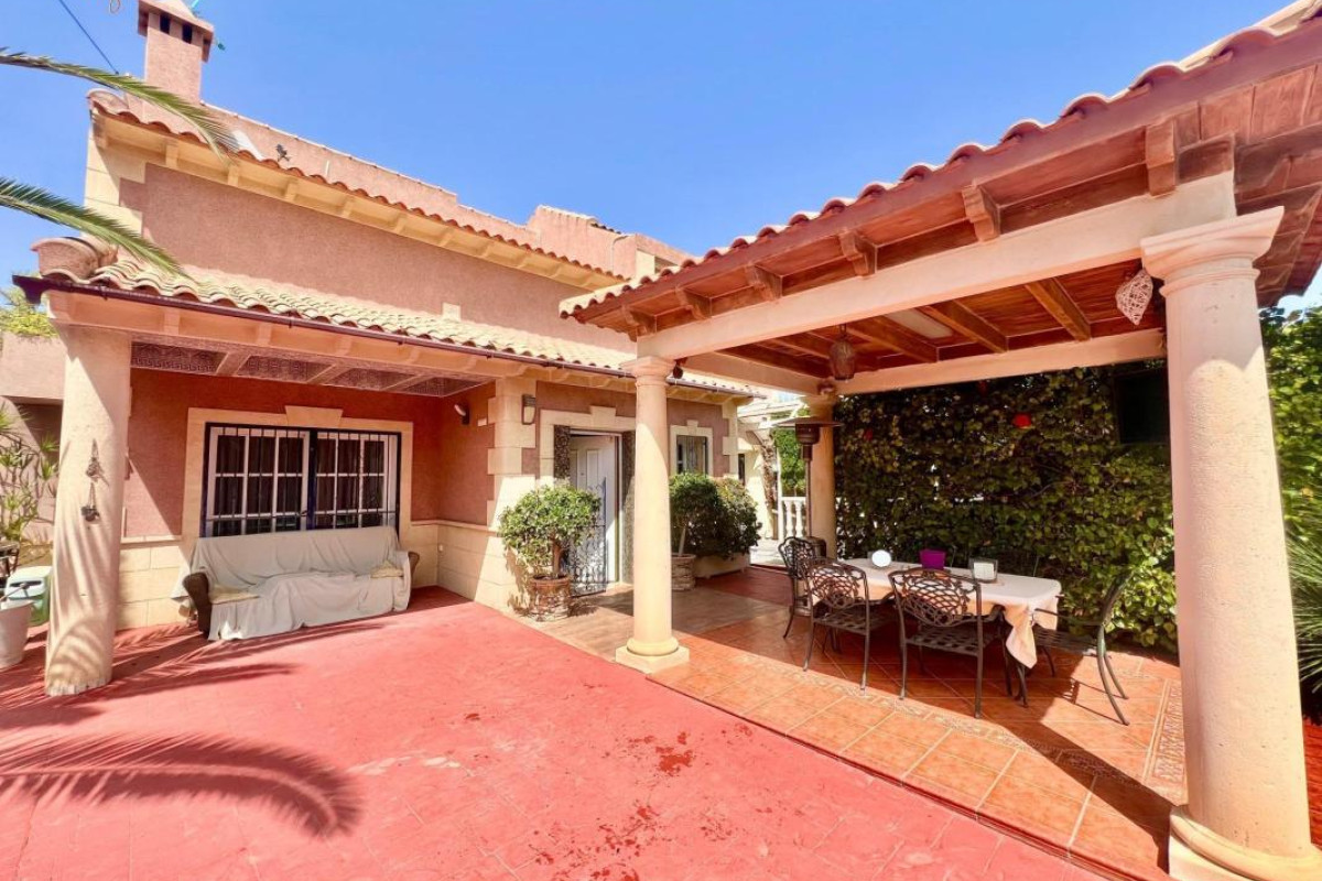 Resale - Villa - Torrevieja - torrevieja