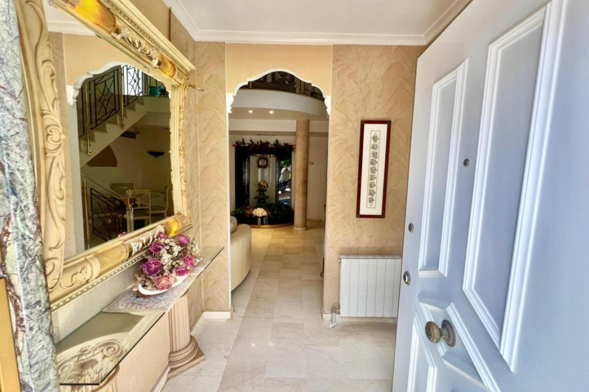 Resale - Villa - Torrevieja - torrevieja