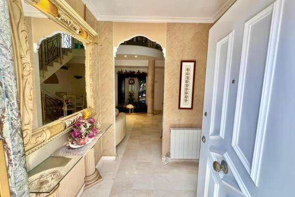 Resale - Villa - Torrevieja - torrevieja