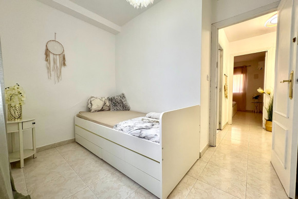 Herverkoop - Apartment / flat - Denia - Center