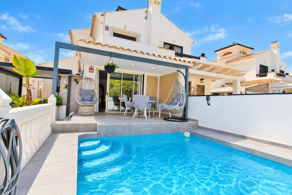 Reventa - Villa - Mil Palmeras
