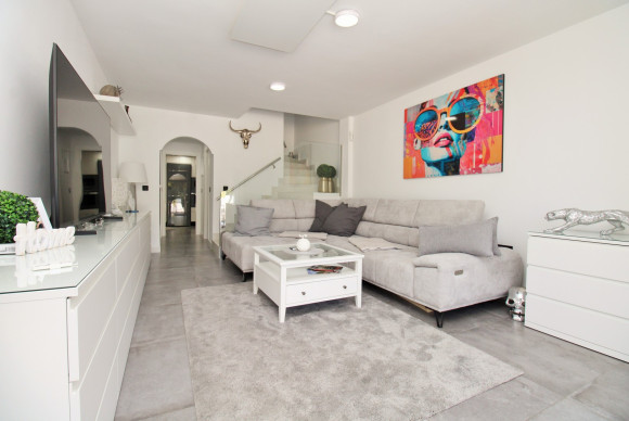 Reventa - Villa - Mil Palmeras