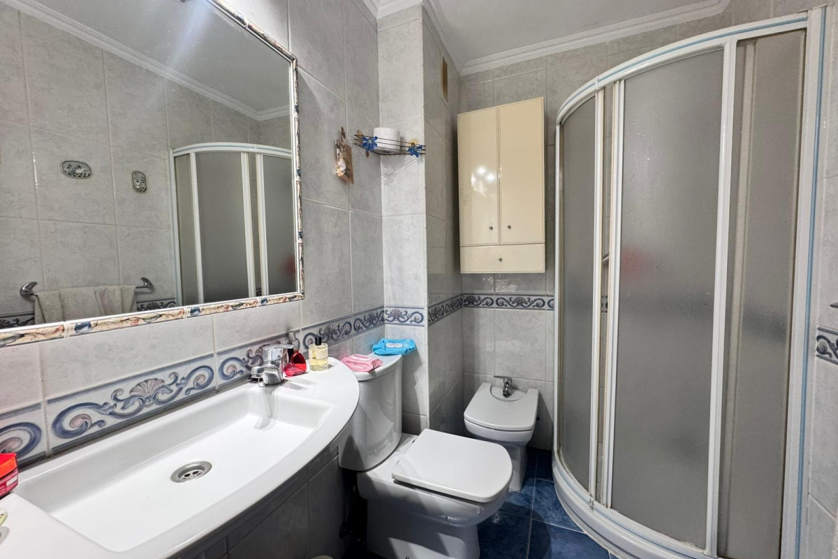 Herverkoop - Apartment / flat - Benidorm - Levante