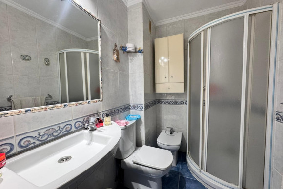 Herverkoop - Apartment / flat - Benidorm - Levante