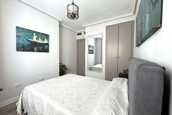 Resale - Apartment / flat - Vergel
