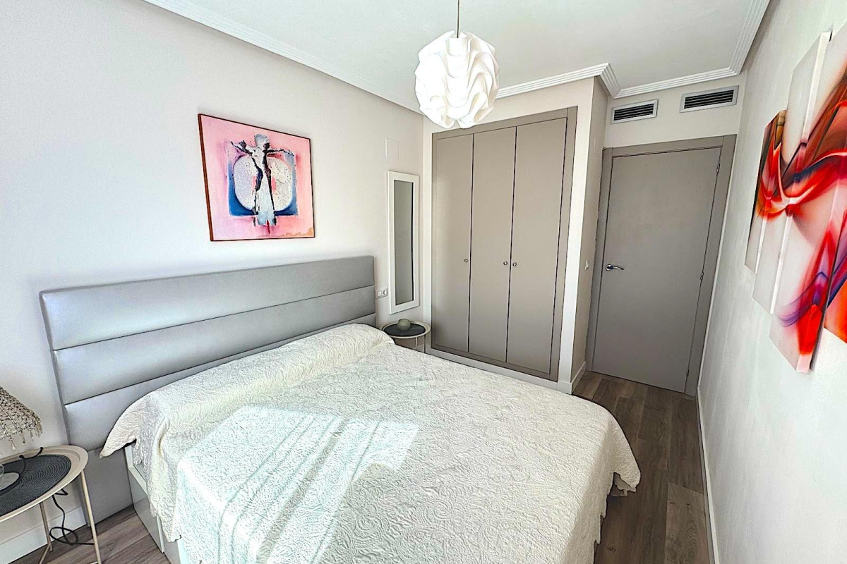 Resale - Apartment / flat - Vergel