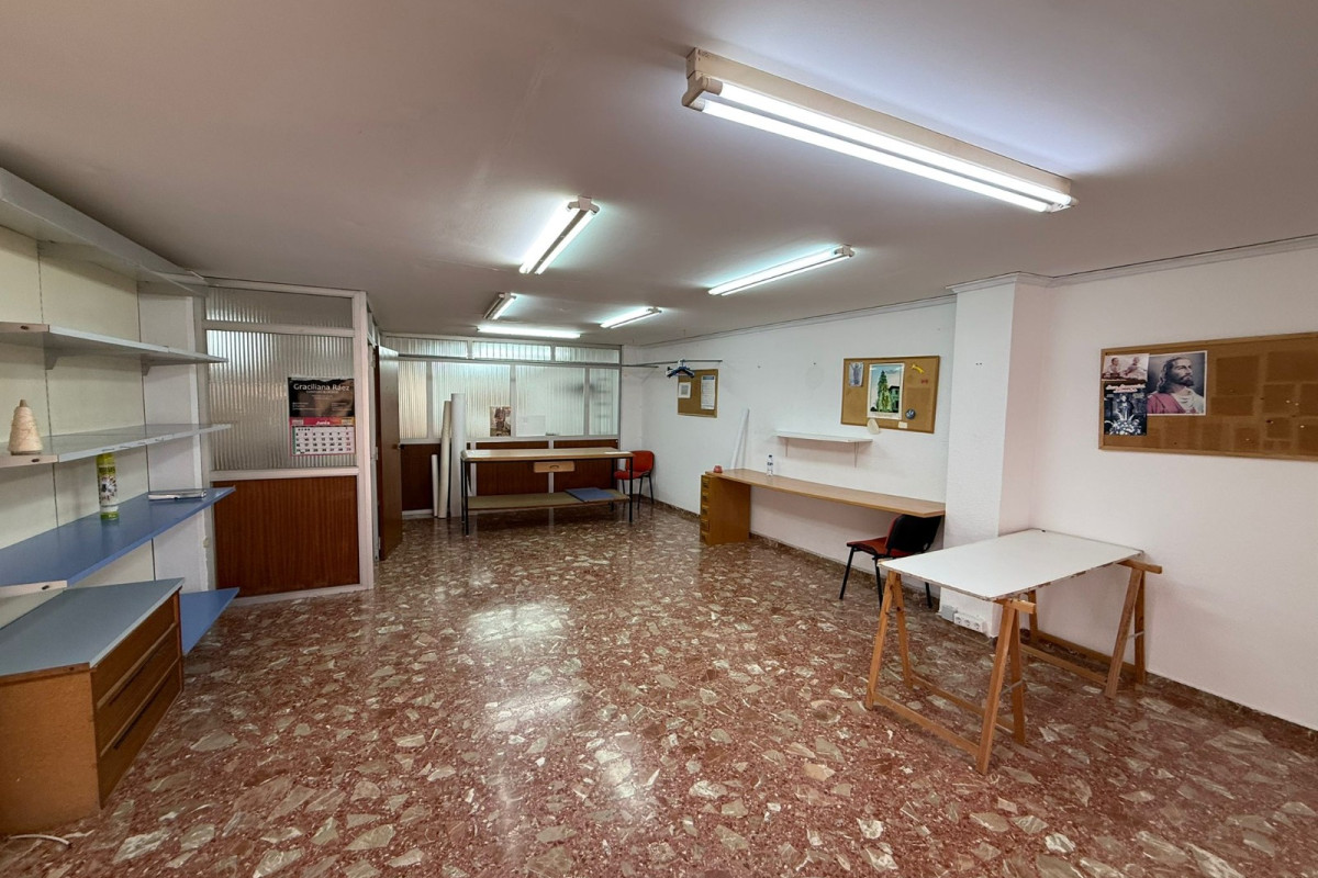 Herverkoop - Lokaal - Tavernes de la Valldigna - Pueblo