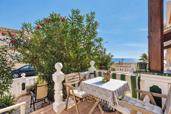 Resale - Terraced house - Torrevieja - Cala de cabo cervera