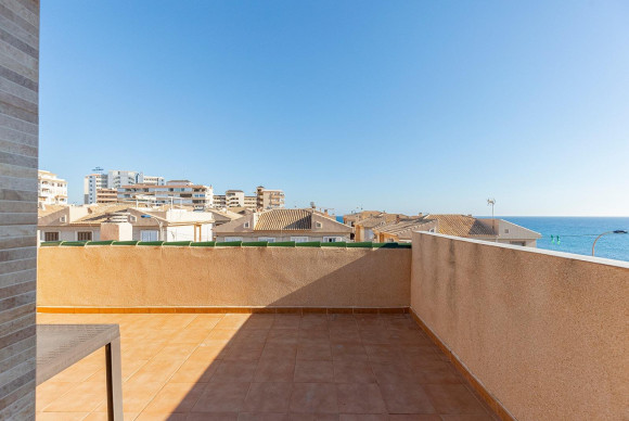 Resale - Terraced house - Torrevieja - Cala de cabo cervera
