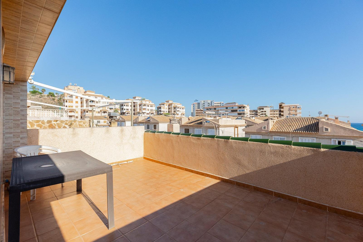 Resale - Terraced house - Torrevieja - Cala de cabo cervera