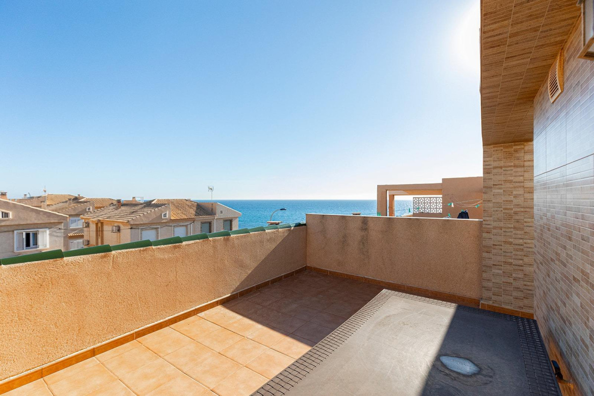 Resale - Terraced house - Torrevieja - Cala de cabo cervera