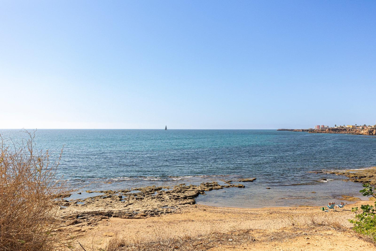 Resale - Terraced house - Torrevieja - Cala de cabo cervera