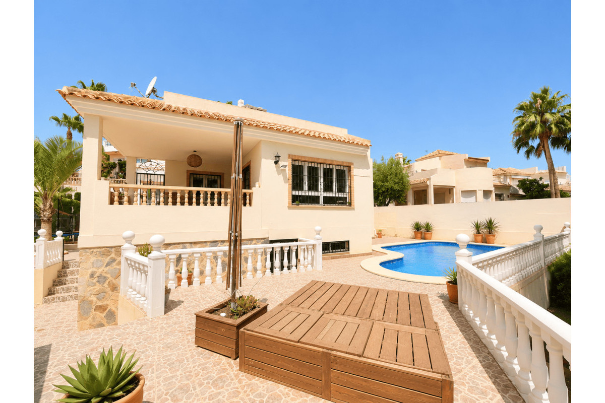 Reventa - Chalet Independiente - Orihuela Costa