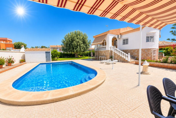 Resale - Villa - Torrevieja - torrevieja