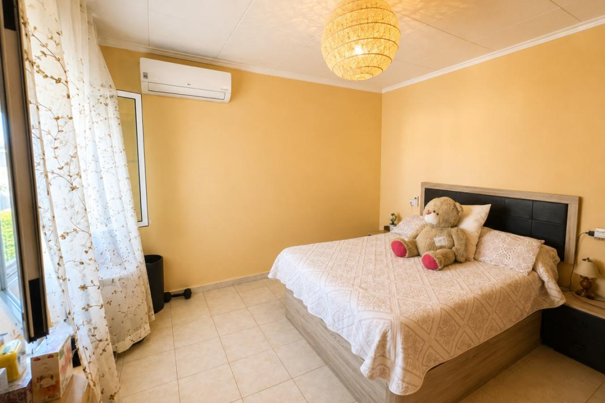 Resale - Villa - Torrevieja - torrevieja