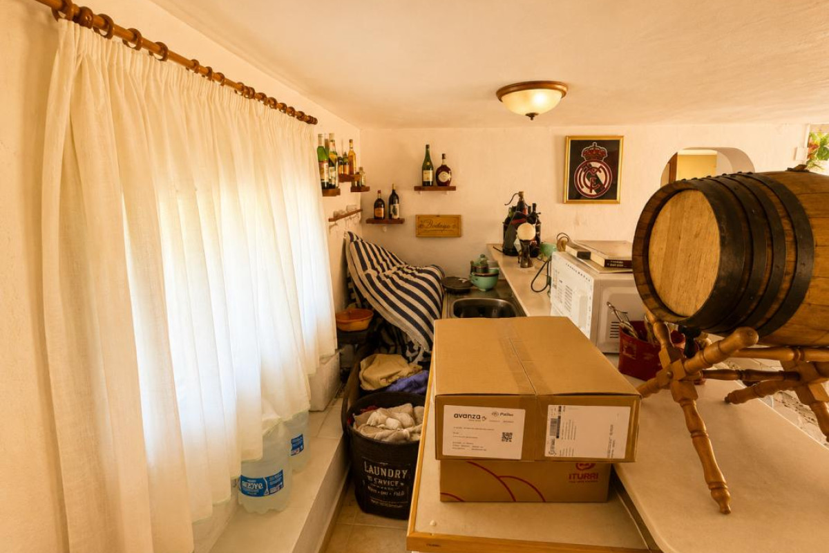 Resale - Villa - Torrevieja - torrevieja