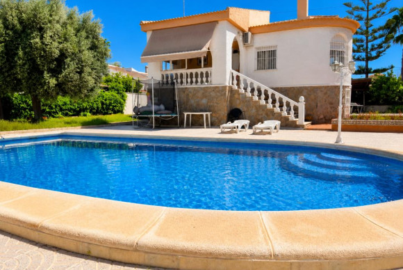 Resale - Villa - Torrevieja - torrevieja