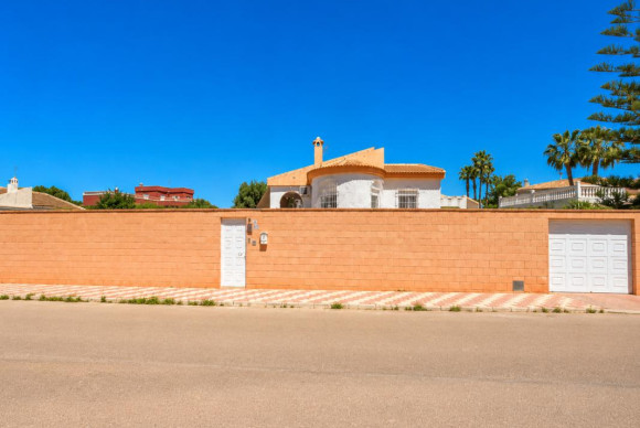 Resale - Villa - Torrevieja - torrevieja