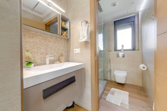 Herverkoop - Villa - Torrevieja - torrevieja