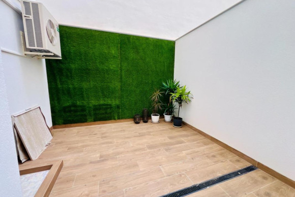 Resale - Apartment  - Torrevieja - torrevieja