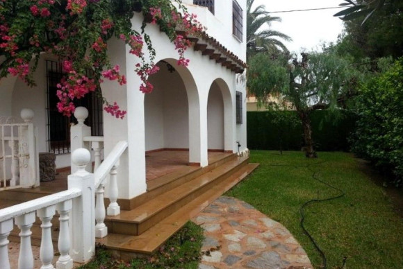 Resale - Villa - Orihuela