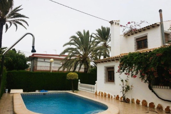 Resale - Villa - Orihuela