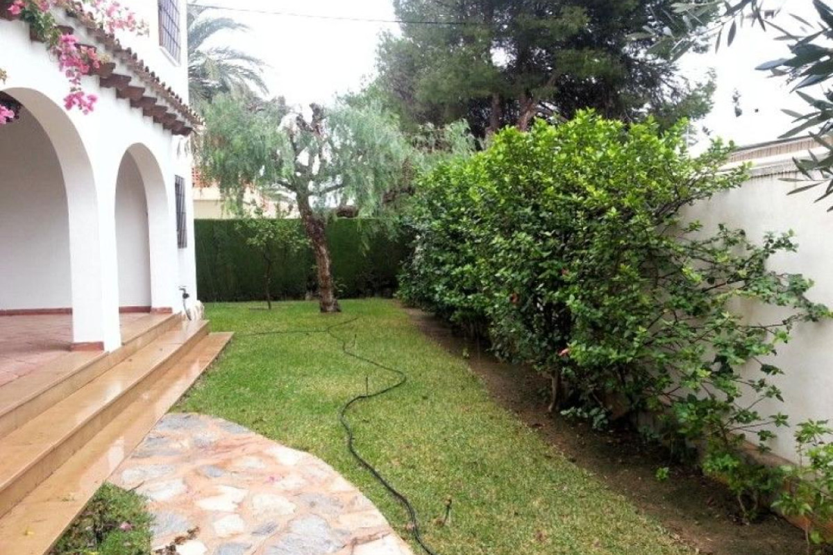 Resale - Villa - Orihuela