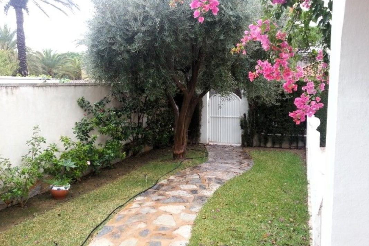 Resale - Villa - Orihuela