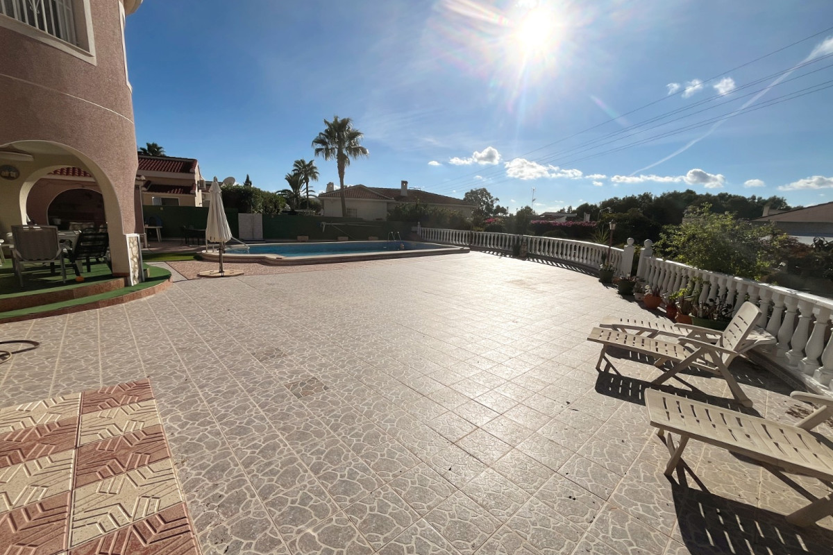 Herverkoop - Vrijstaande Villa - Ciudad Quesada - Central Quesada