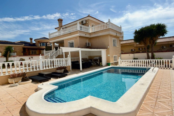 Resale - Villa - Ciudad Quesada