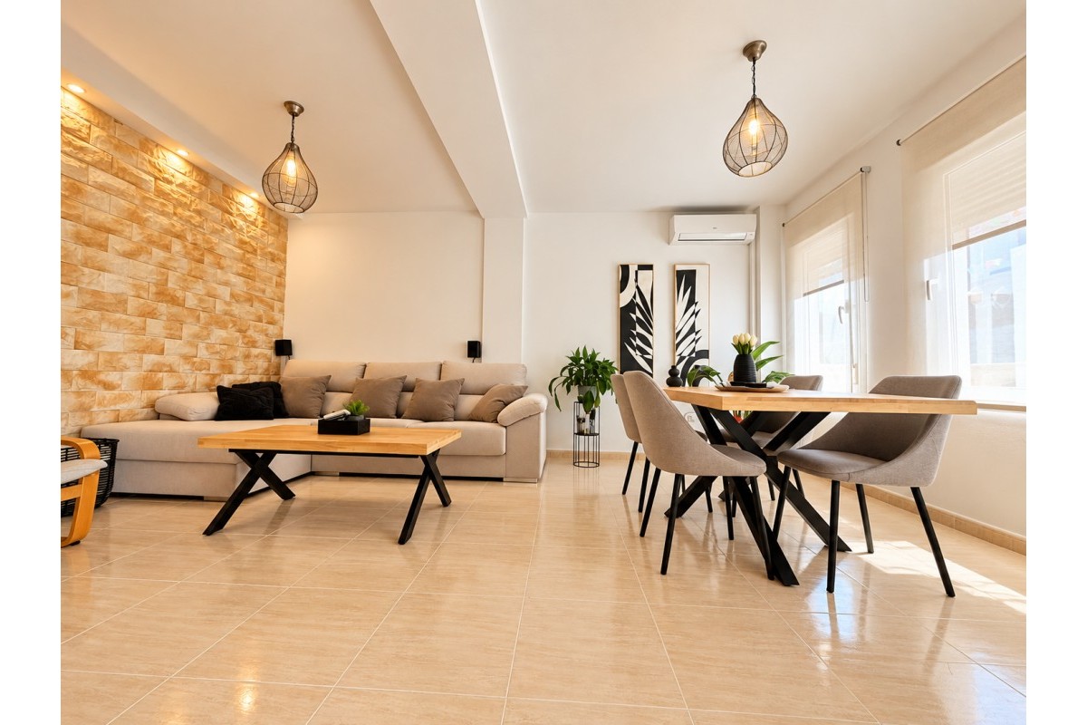 Resale - Townhouse - Daya Nueva - Daya Nueva - Town