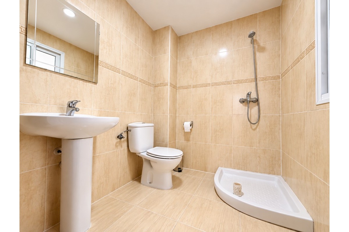 Resale - Townhouse - Daya Nueva - Daya Nueva - Town