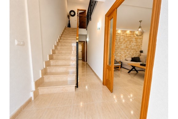 Resale - Townhouse - Daya Nueva - Daya Nueva - Town