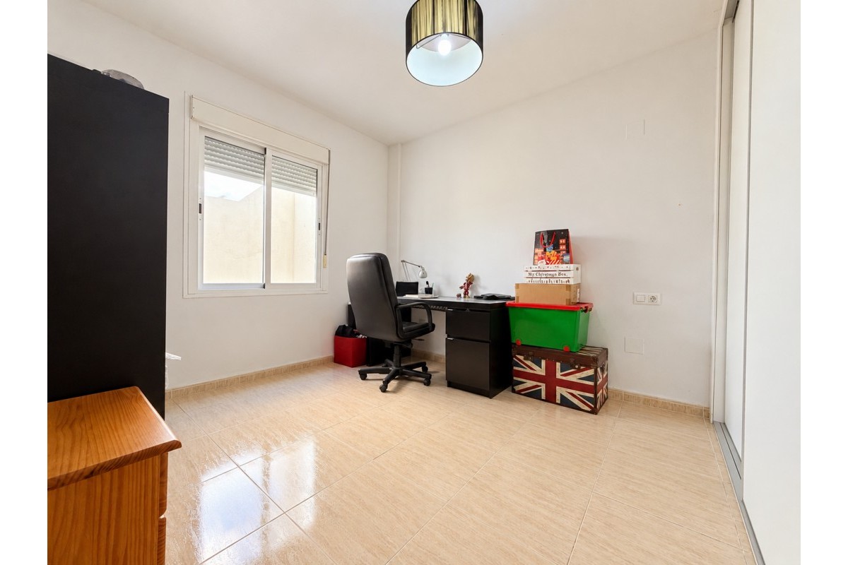 Resale - Townhouse - Daya Nueva - Daya Nueva - Town