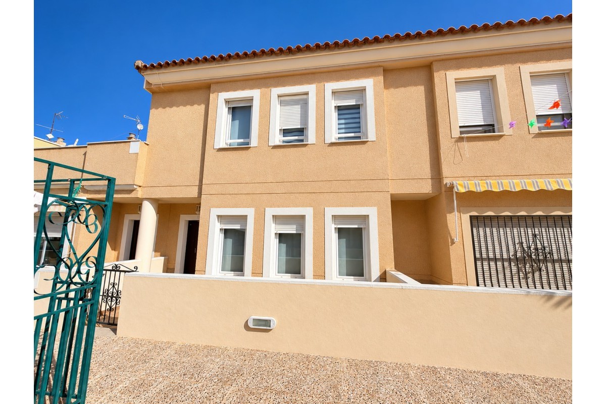 Resale - Townhouse - Daya Nueva - Daya Nueva - Town