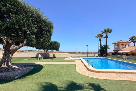 Resale - Townhouse - Los Montesinos