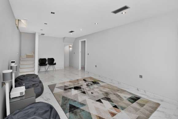 Resale - Villa - Villamartin