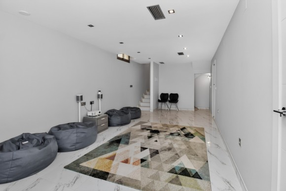Resale - Villa - Villamartin