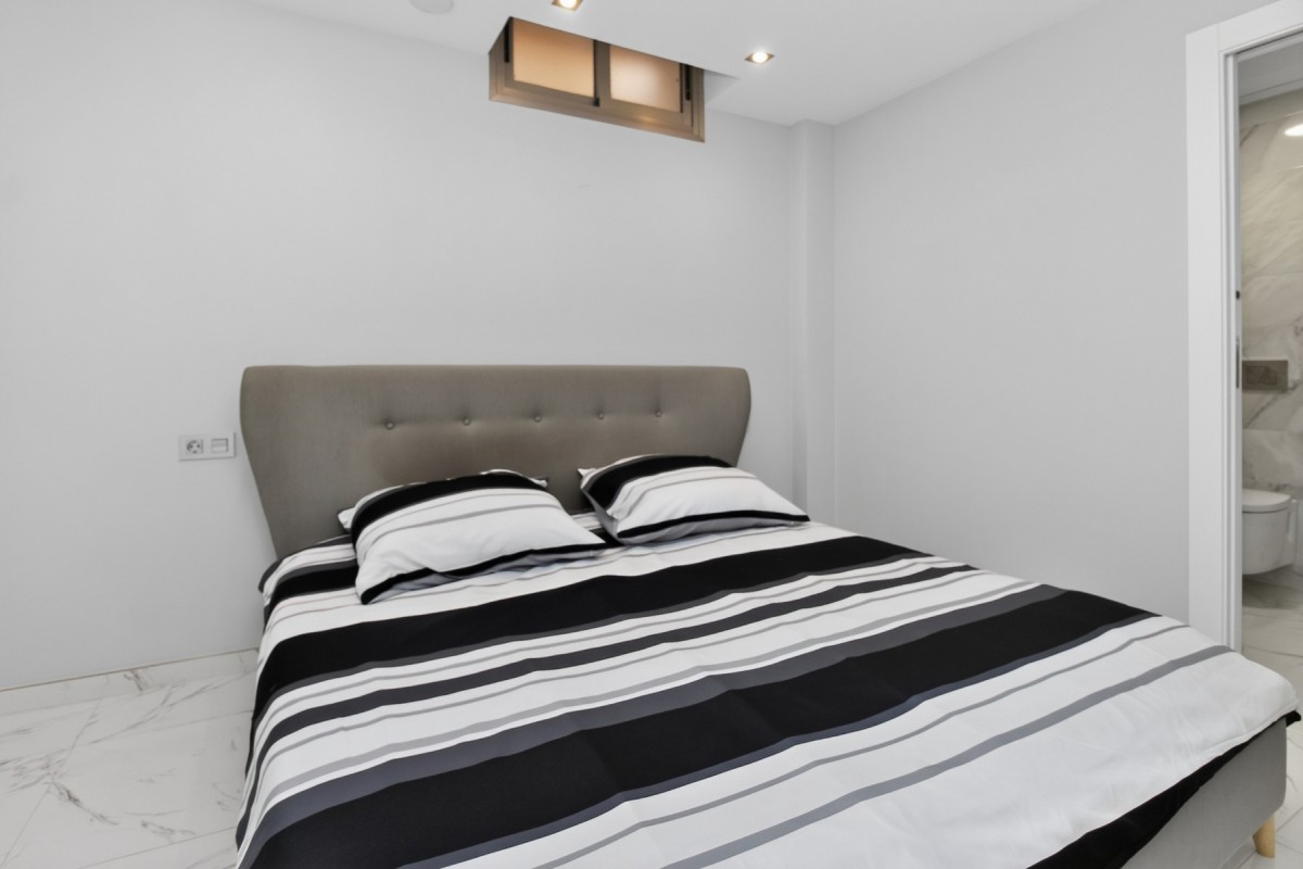 Resale - Villa - Villamartin