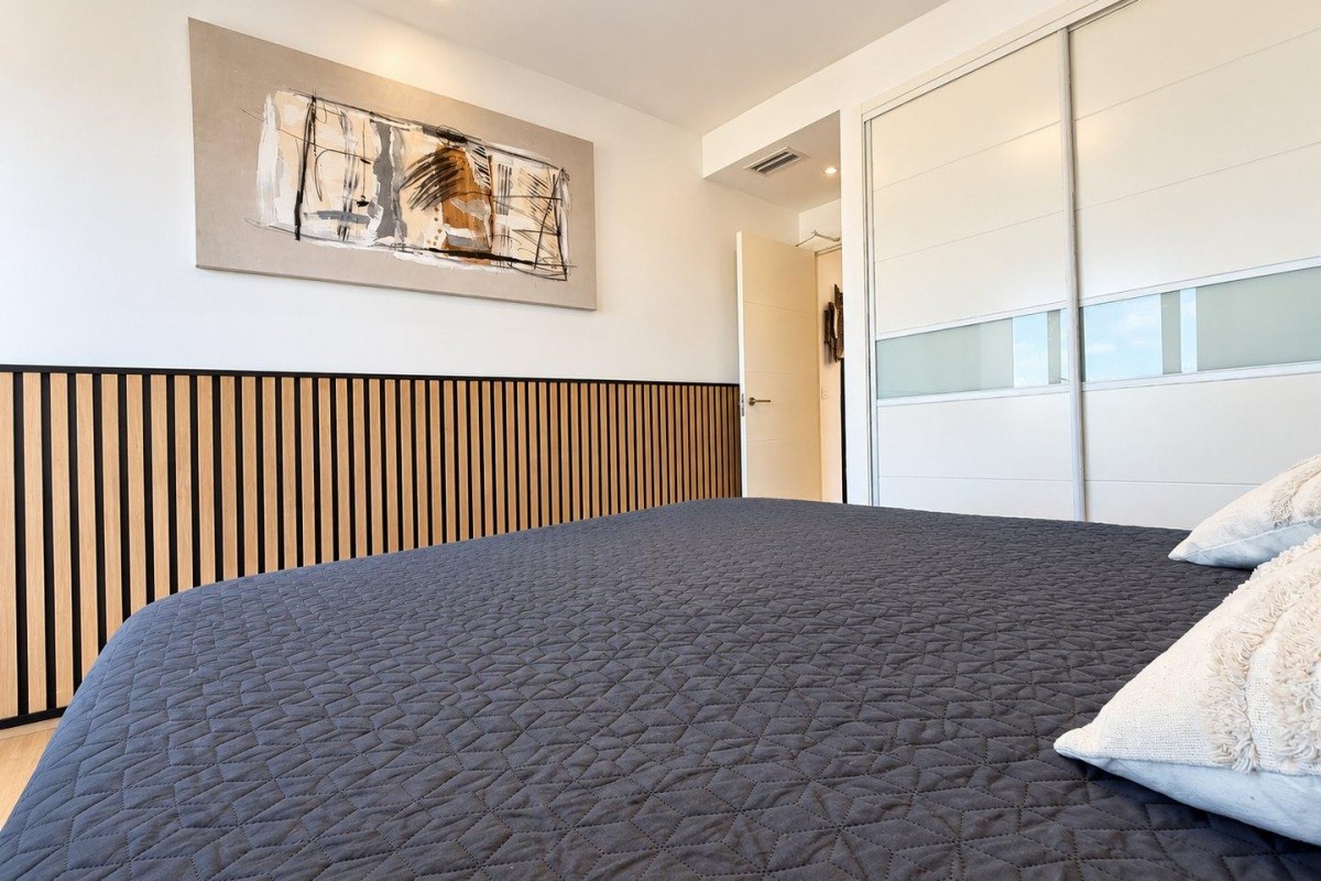 Resale - Apartment  - Torrevieja - Punta prima