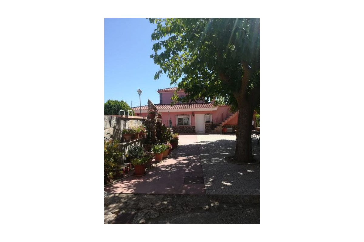 Resale - Country House - Onil