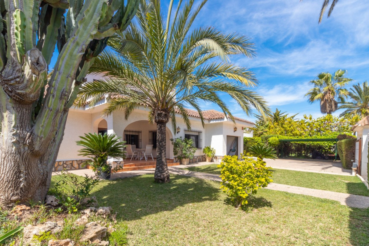 Resale - Villa - Orihuela Costa - Cabo Roig