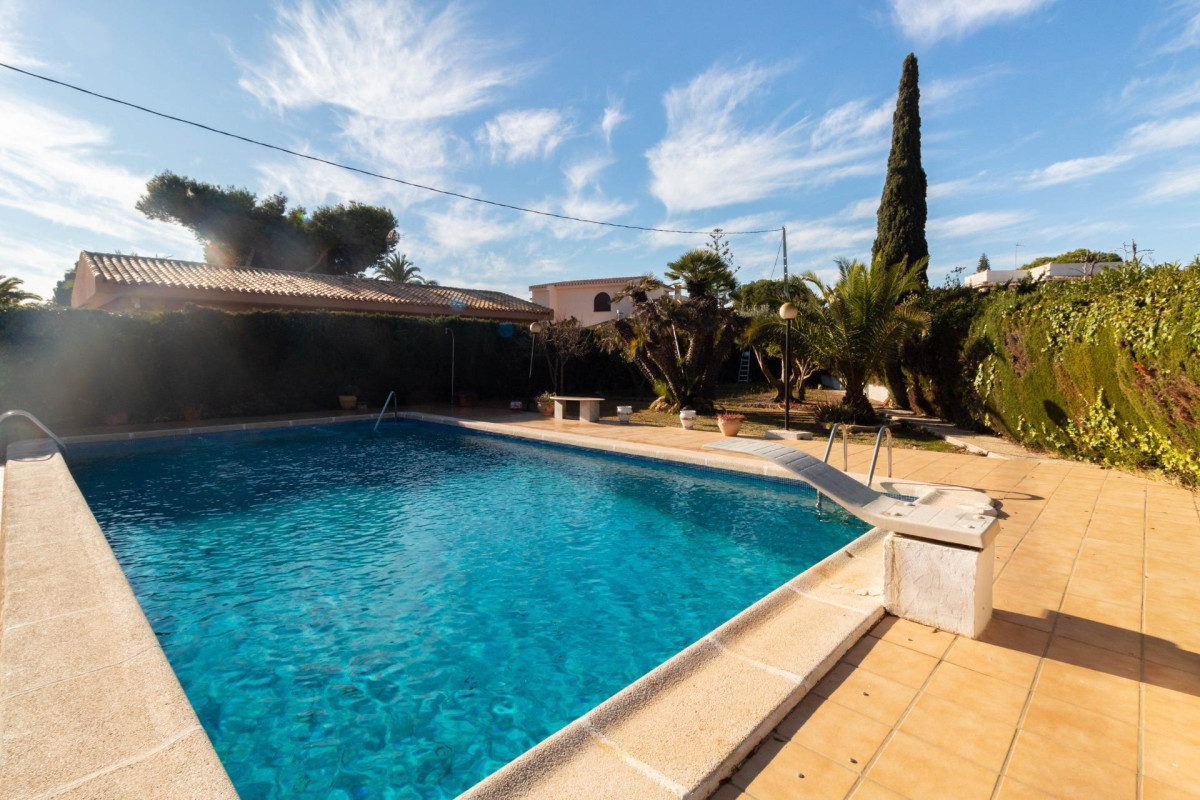 Resale - Villa - Orihuela Costa - Cabo Roig