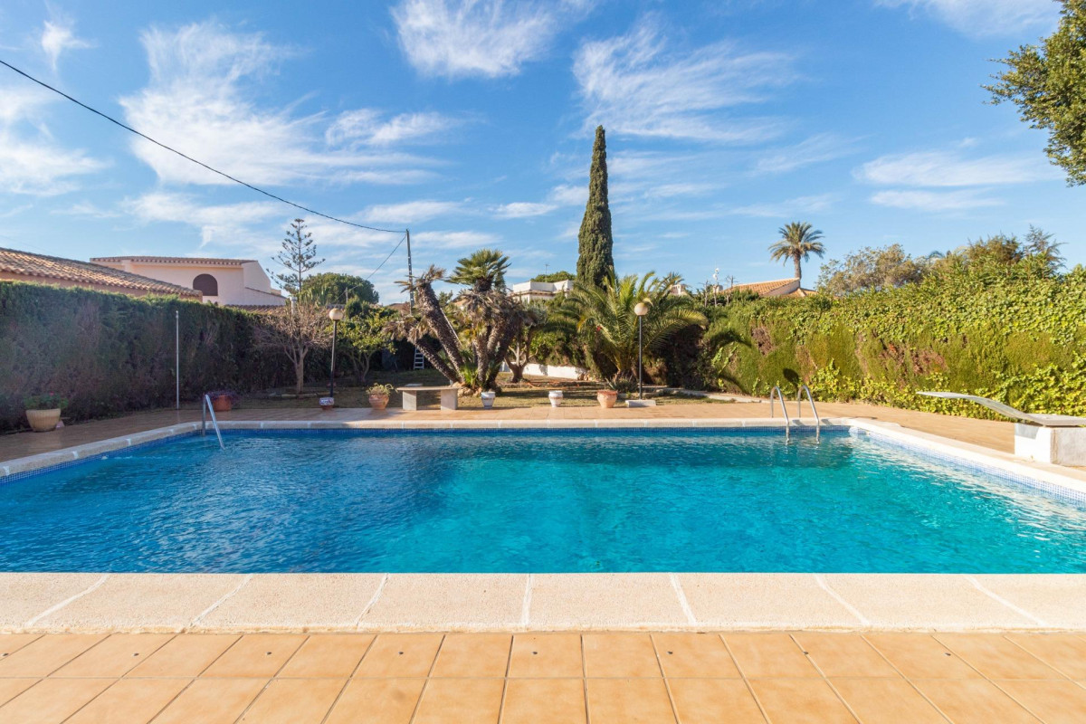 Resale - Villa - Orihuela Costa - Cabo Roig