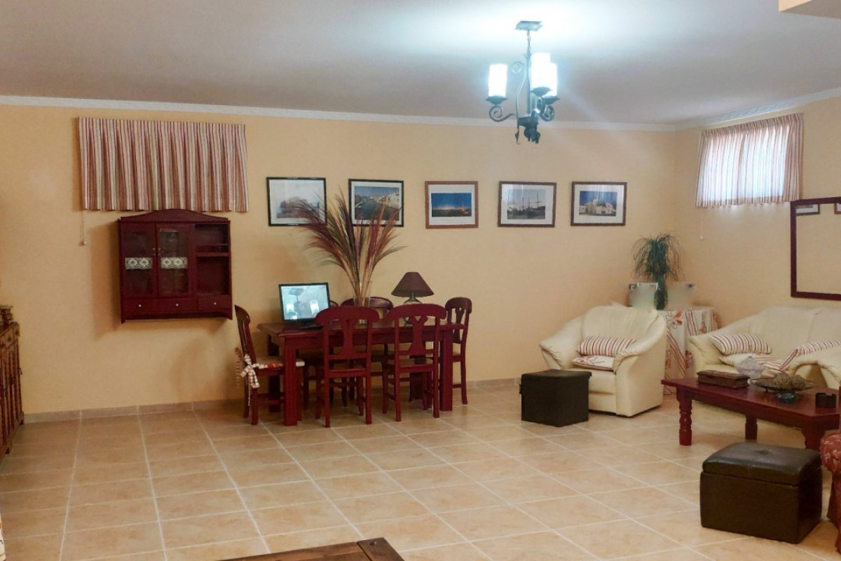 Resale - Villa - Alicante